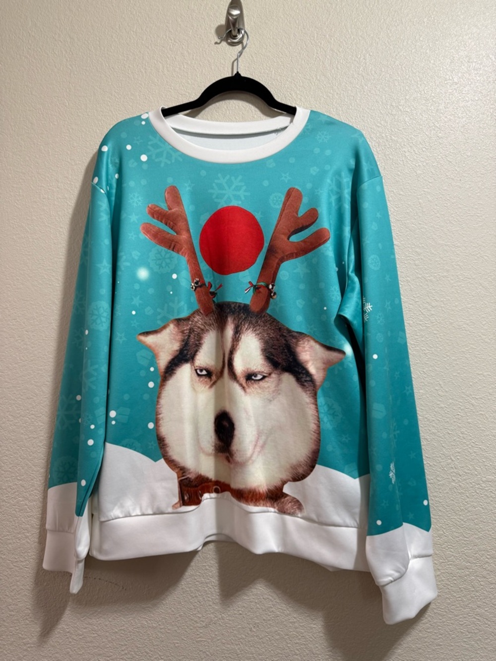 Turquoise Husky Reindeer Graphic Sweatshirt - Size XL